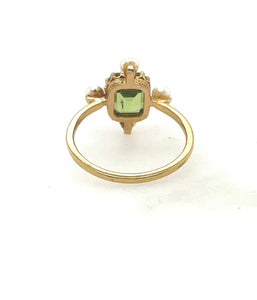 18k Victorian Peridot and Pearl Ring