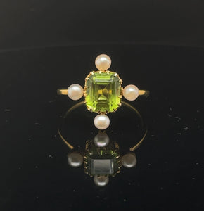 18k Victorian Peridot and Pearl Ring