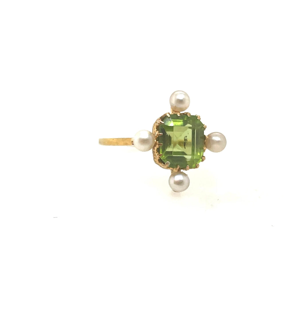 18k Victorian Peridot and Pearl Ring