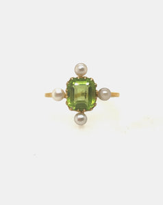 18k Victorian Peridot and Pearl Ring